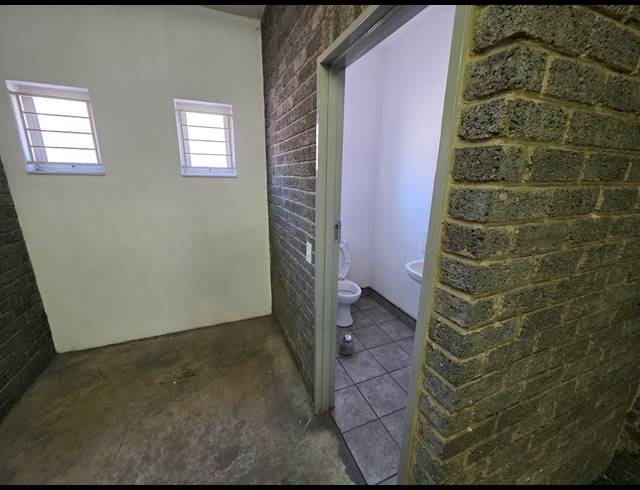 550M² WAREHOUSE TO LET IN STORMILL